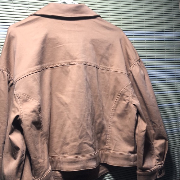 Plus size light weight jacket size 14 brown. - Picture 5 of 6